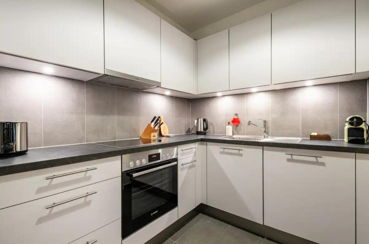 Stylish Lakeside By The Jet D'eau Apartamento *